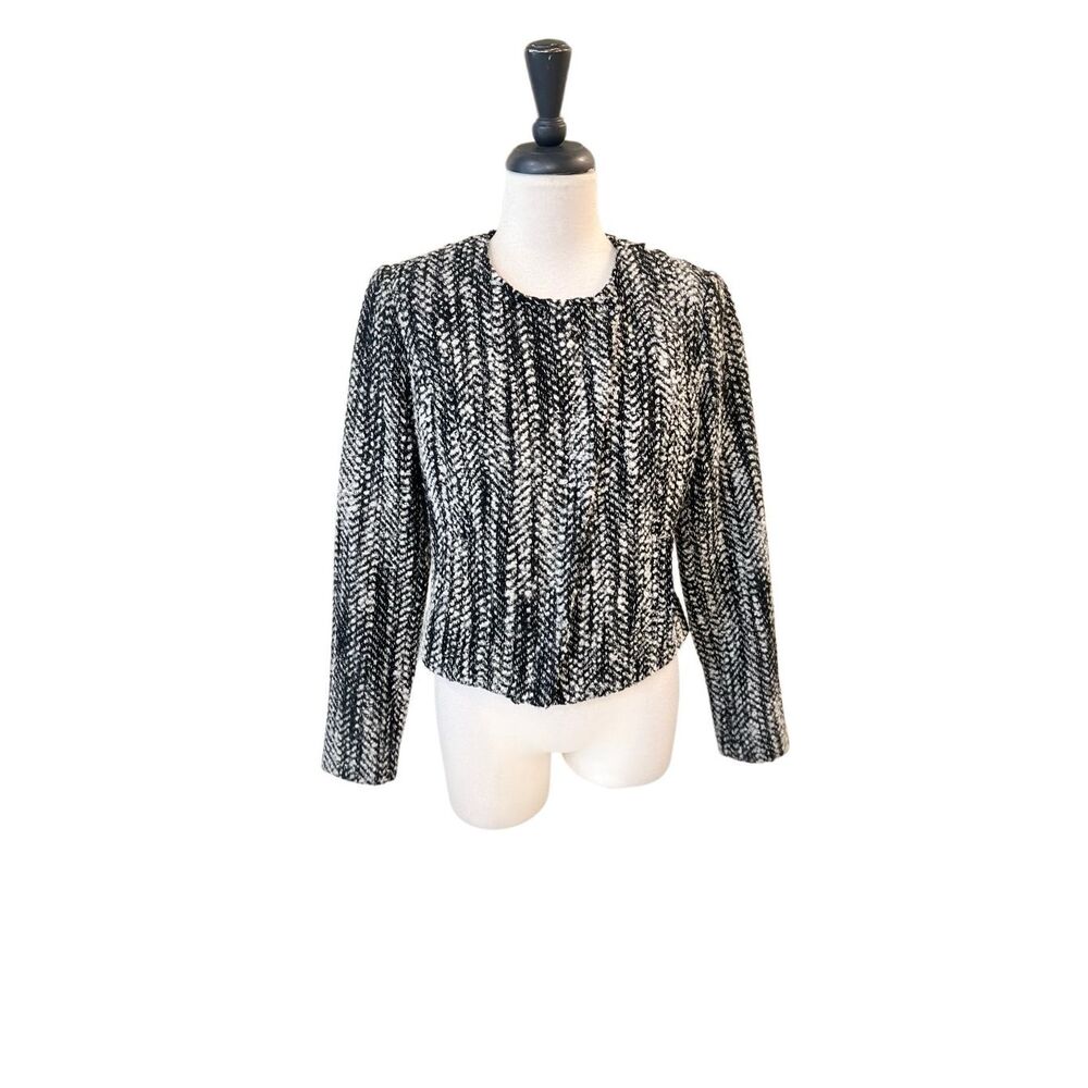 CAbi Women's Boucle Tweed Over The Moon Mockingbird Jacket Black White Size 6